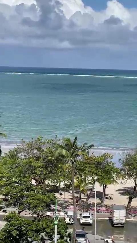Na Beira Mar: Pajuçara Beachfront Apartment with Ocean View Maceio  Exterior photo